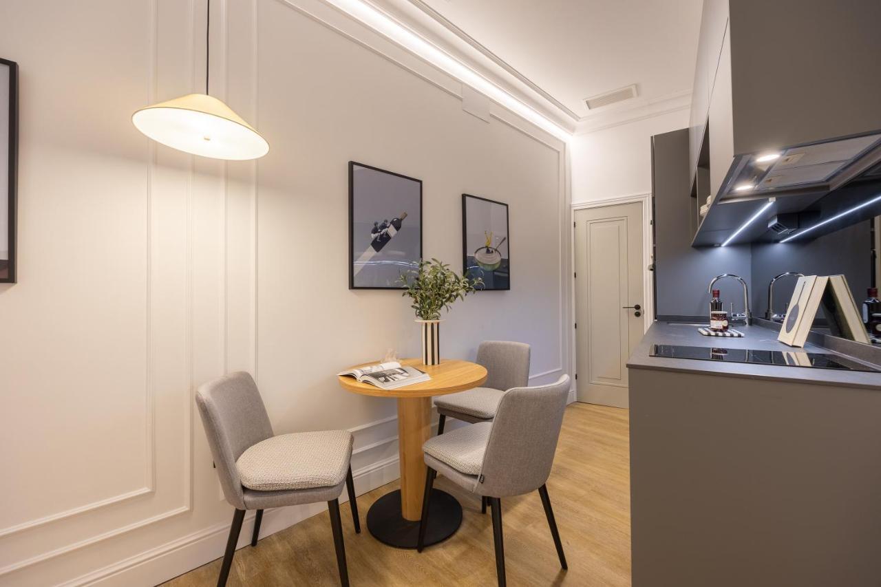 Abada Loft Lägenhet Madrid Exteriör bild